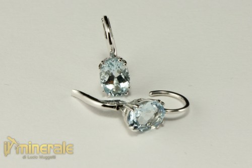 OR11-24Oxy295-3_gioielli_oro_orecchini_monachella_pietre_dure_semipreziose_acquamarina