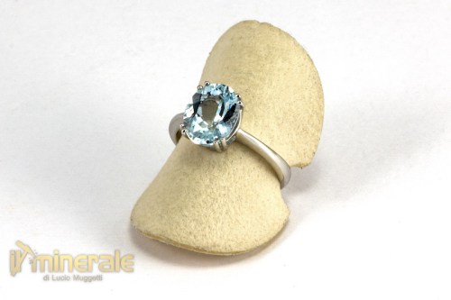 OR12-19Oxy390-2_gioielli_oro_pietre_dure_preziose_anelli_acquamarina-640