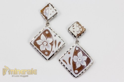 OR12-22Ful9600-2_gioielli_argento_pietre_dure_orecchini_pendenti_cammeo_conchiglia-640