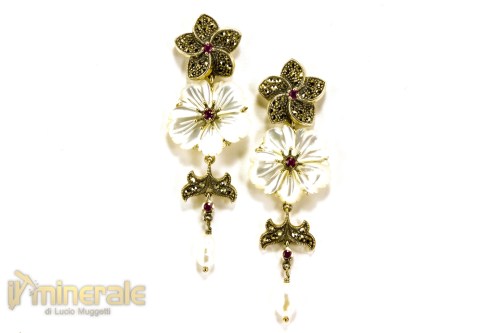 OR2-25imp20000-2_gioielli_argento_orecchini_pendenti_pietre_dure_marcassiti_madreperla_rubini_perle_coltivate