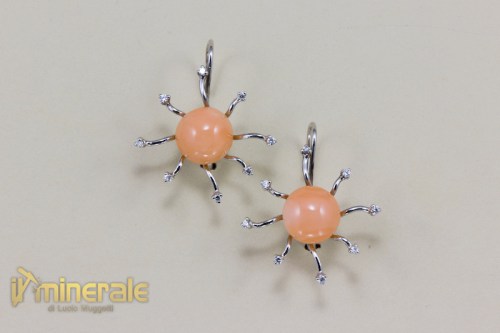 OR505MAor31350-2_Gioielli_oro_orecchini_pietre_preziose_dure_corallo_brillanti_gold_jewels_earrings.logo