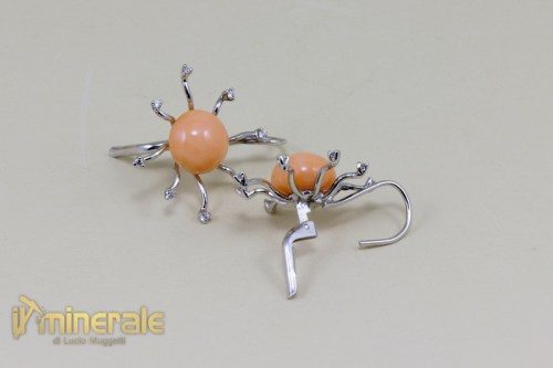 OR505MAor31350-3_Gioielli_oro_orecchini_pietre_preziose_dure_corallo_brillanti_gold_jewels_earrings.logo