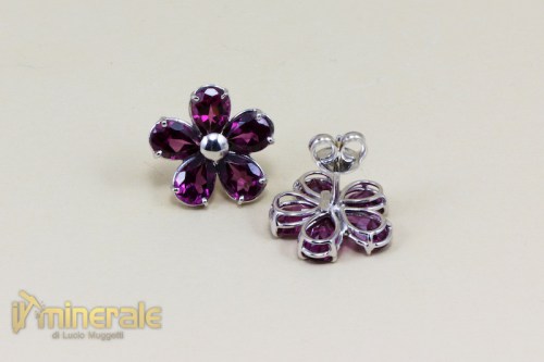 OR547FAor26600-3_Gioielli_oro_orecchini_pietre_semipreziose_dure_granato_rodolite_gold_jewels_earrings.logo