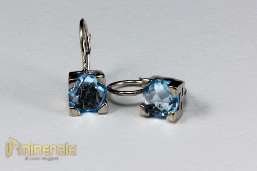 OR6-23Hub1900-2_gioielli_argento_pietre_dure_semipreziose_orecchini_monachella_topazio_azzurro.logo
