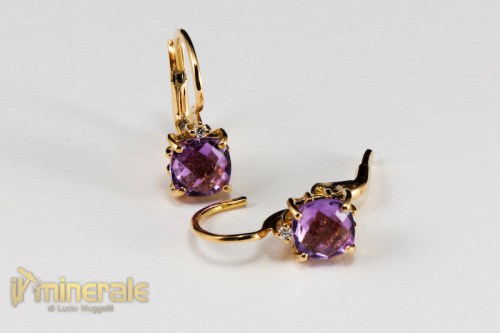 OR6-23Oxy280-3_gioielli_oro_orecchini_monachella_pietre_dure_semipreziose_preziose_ametista_brillanti.logo
