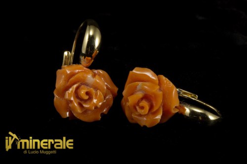 OR6-23Oxy310-1_gioielli_oro_orecchini_monachella_pietre_dure_semipreziose_preziose_corallo_arancio_giappone_brillanti.logo