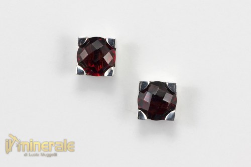 OR9-22Hub2275-2_gioielli_argento_pietre_dure_semipreziose_orecchini_granato.logo