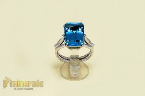 an3-10ns285_anello_oro_pietre_semipreziose_topazio_azzurro.logo