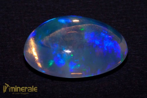 ge081_1_opale_nobile_cabochon_gemma_messico